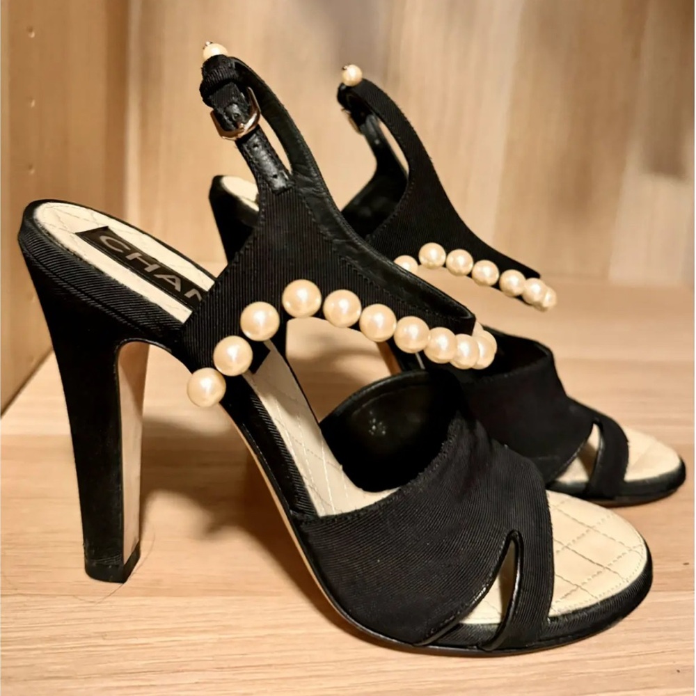 CHANEL‎ Black Satin Pearl Embellished Sandal Heels Women’s Size 40 Elegant Shoes - Picture 2 of 10